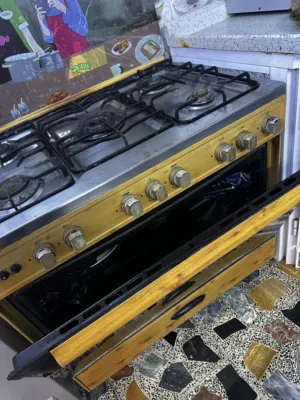 طباخ خمس عيون
