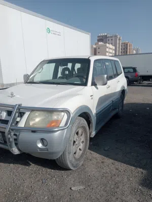 ميتسوبيشي باجيرو 2004 GLS أوتوماتيك، لون أبيض، حالتها ممتازة، مواصفات يابانية