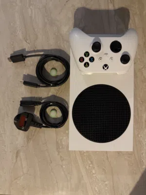 Xbox series S + حساب Game Pass شهرين