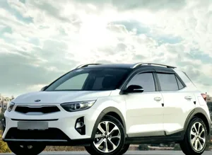 كيا-ستونك-2021-ترخيص-2020-فل-الفل-سكقف-اسود