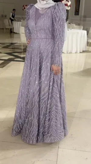 فستان سهره لبس مره واحده فقط السعر 150
