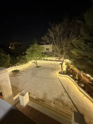 فيلا ام أذينة فاخرة مجددة بالكامل للإيجار