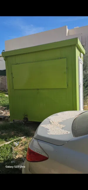 عربة حديثة