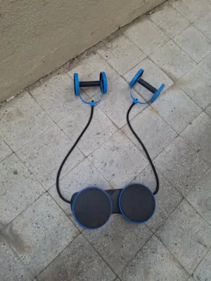 تمارين البطن متعددة الوظائف مع دواسات قدم ومقاومة مطاطية (Ab Roller Wheel with Foot Pedals & Resista