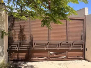 باب سحاب خارجى وباب خارجى صغير