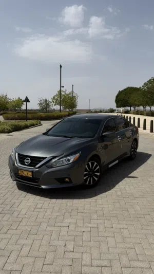 Used Nissan Altima in Al Dakhiliya