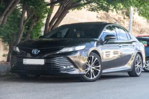 Toyota Camry Limited Edition 2020 السيارة وارد الشركة المركزية و قطعت مسافة 80,000 كم فقط