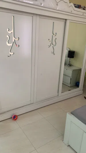 غرفة نوم مستخدمم نضيف لدواعي السفر