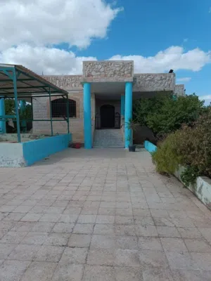 مزرعه فيها بيت للبيع المنطقه اربد الطيبة الجديدة شفاء الشونة الشمالية بجانب منتزه ابو بكر للعائلات