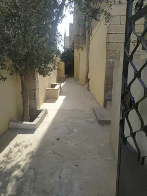 استديوهات للايجار غير مفروشه 70دينار شهري استديوهات للايجار غير مفروشه 100دينار شهري