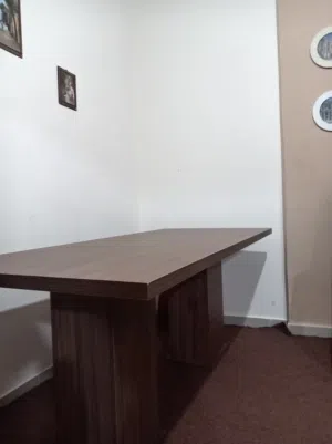 طاوله طعام في حاله جيده