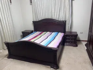 غرفه نوم ماستر خشب زان قشره بلوط بحاله ممتازه
