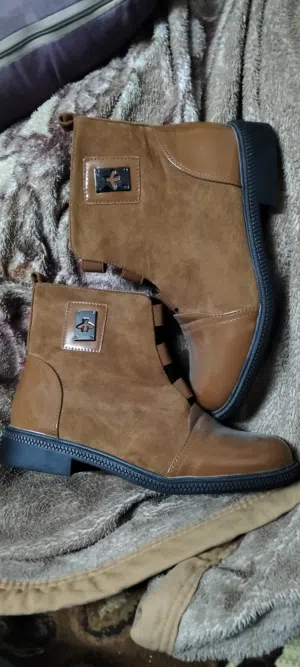 جزمة عسلي ستاتي جديدة للبيع