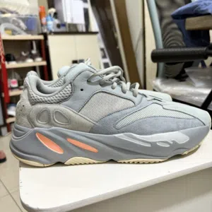 ADIDAS YEEZY 700 “ INERTIA “ GOOD AS NEW!! SIZE 46 ( BEST FIT SIZE 45 ) no issue Very clean,