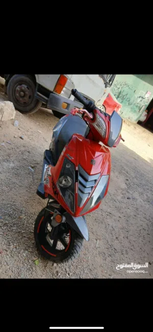 موطو ايطاليه يبي شريطوري بس 125cc