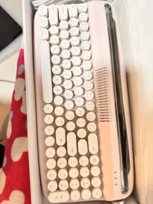 Yunzii x ACTTO TYPEWRITER KEYBOARD