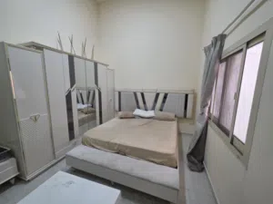 استوديو مفروش شامل علي شارع الشيخ عمار  قريب من جميع الخدمات