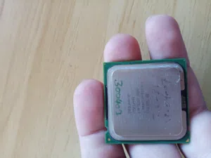 شغال بدون اي مشاكل pentium 4