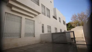 شقه دوبلكس للايجار في عبدون - REF : 15031