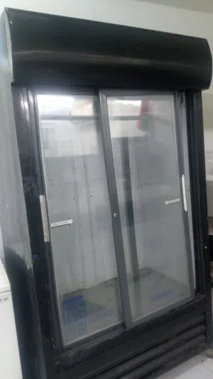 محل بيع الحوم ودواجن للبيع