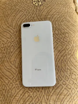 ايفون 8 بلس