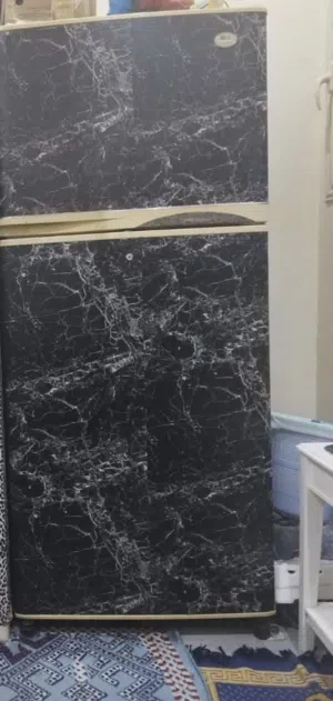 تلاجه ال جي كبيره جدا بحاله جيده