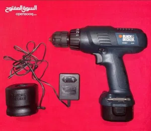 معدات صناعية مختلفة وشغالة .