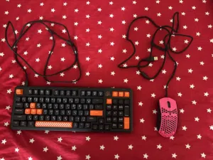 كيبورد ميكانيكي GTM وماوس قيمنق وردي خفيف - استعمال أقل من شهر