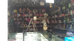 مكتبة للبيع في موقع ممتاز، حي شميلة جوار مطاعم ركن الخضراء وسوق الصادق