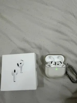 Airpods 4 for sell سماعة ابل ايربودز 4 للبيع
