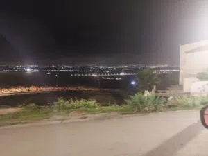 تملك أرض بدفعة 2000 دينار من المالك شرق جامعة العلوم والتكنولوجيا منطقة حوشا عالية ومطلة على عمان