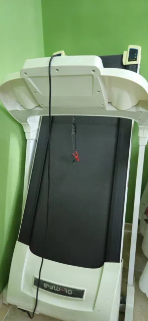 جهاز سير كهربائي من Olympia مستعمل بحالة جيدة ونظيفة