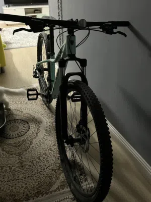 Trek Marlin 4 Mountain Bike (Mint Condition)