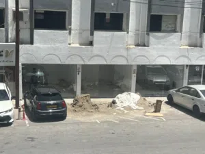Commercial / shop space for rent at Ghobrah behind Aster hospital monthly rent 400 omr