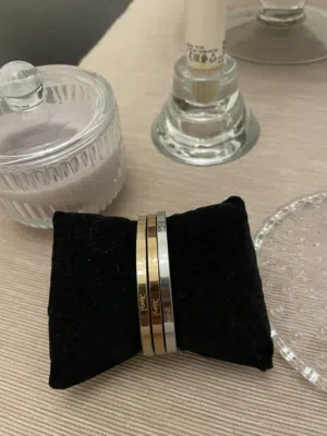 طقم أساور مميز ذهبي وأبيض و روز جولد ...