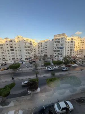 شقه. بجانب. مدرسه. سياله علي الريسي. لبيع 385 الف