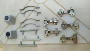 قطع غيار دواليب 30 رزه و15 مقبض ورجل دواليب