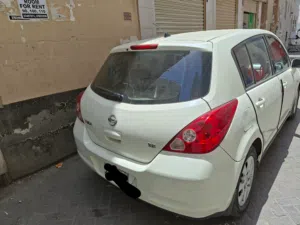 Nissan tiida hatchback 2008