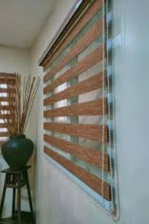 ستائر وأقمشة زيبرا ذات جودة عالية والوان متعددة وبتفصيل حسب الطلب