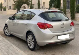 Opel AStra 2012 للبيع