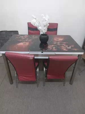 طاولة سفرة مع 4كراسي