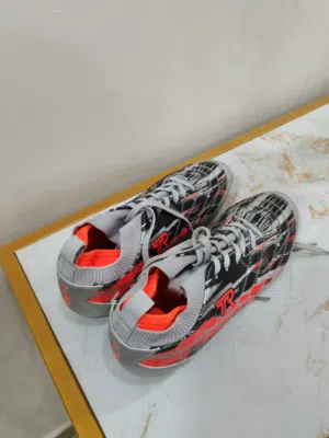 جوتي براغي TURF للبيع (الوصف مهم)