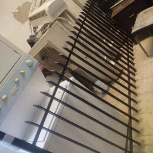 دربزين حمايه حديد صب وليس تيوبات طول 293 ارتفاع 120 مع تيوب بطول ثلاثه متر