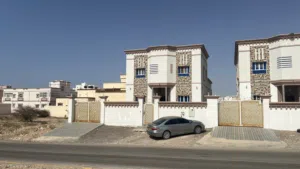 300 m2 4 Bedrooms Villa for Sale in Al Sharqiya Sur