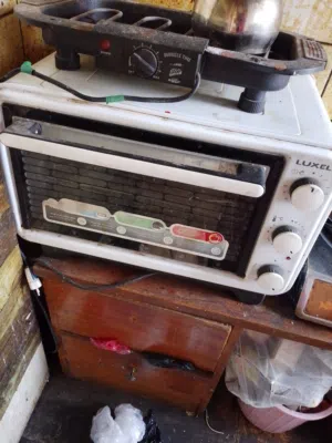 فرن كهربائي للبيع نضيف