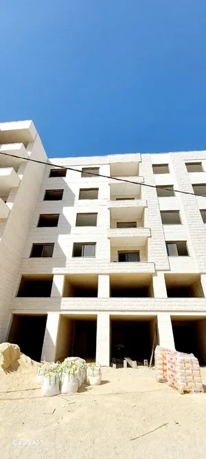 ٣ غرف نوم . ٣ حمّامات . 160 م٢0