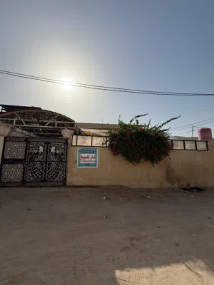 1050 m2 More than 6 bedrooms Townhouse for Sale in Basra Abu Al-Khaseeb