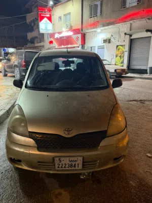 تويتا يارس2004