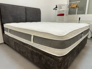 سرير مع وحدة تخزين مع فرشة جديد