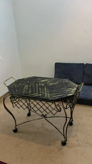 للبيع طاولتين